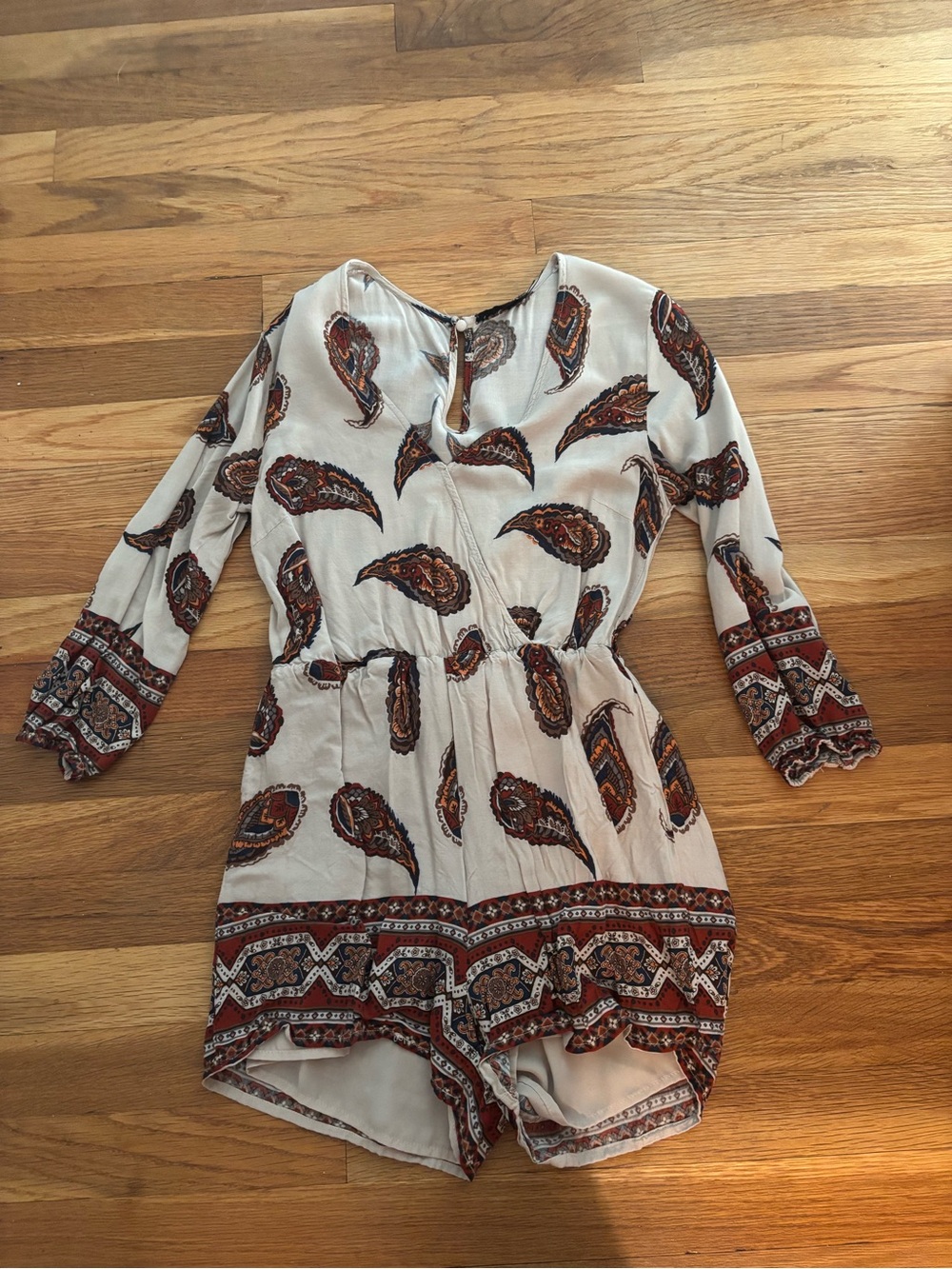 Blu Pepper Paisley Print Cream Romper small (fits like XXS)